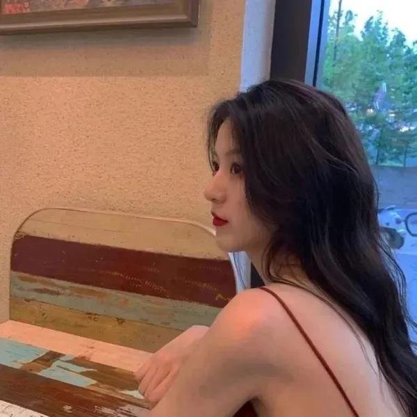 金爪女郎